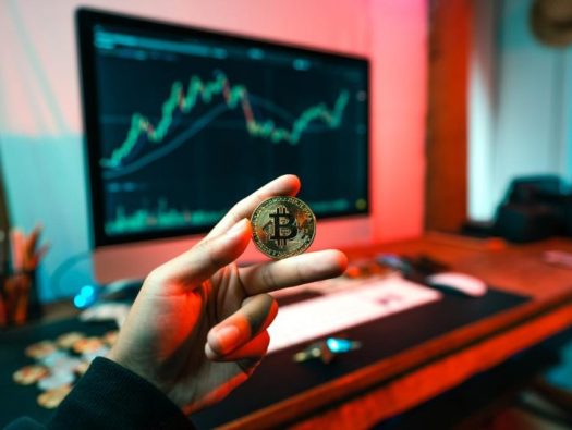 Регулятор ценных бумаг Гонконга разрешит торговлю криптодеривативами